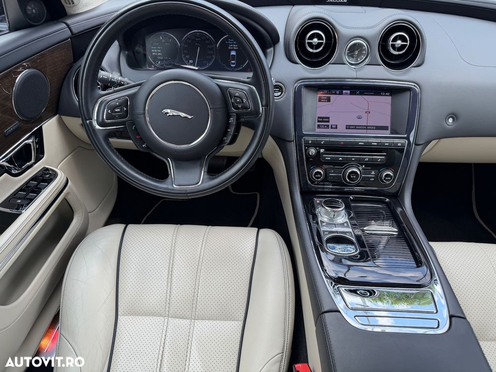 Jaguar XJ - 21