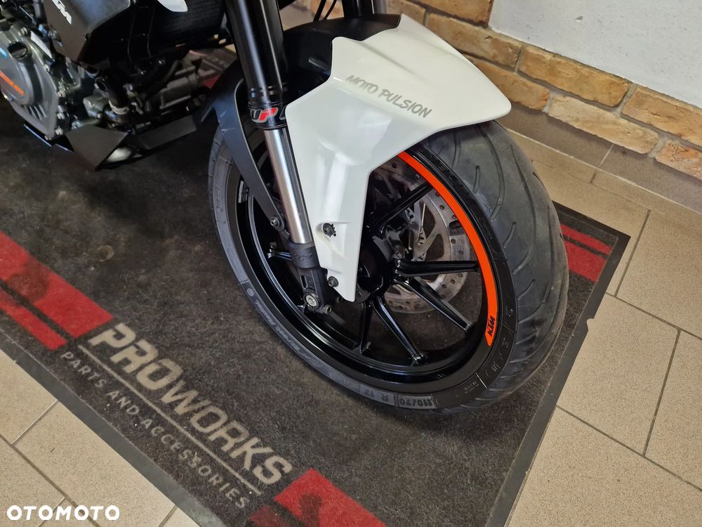 KTM Duke 125 - 22