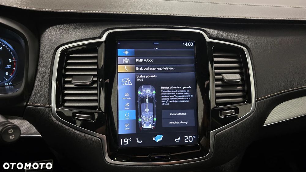 Volvo XC 90 D5 SCR AWD R-Design 7os - 24