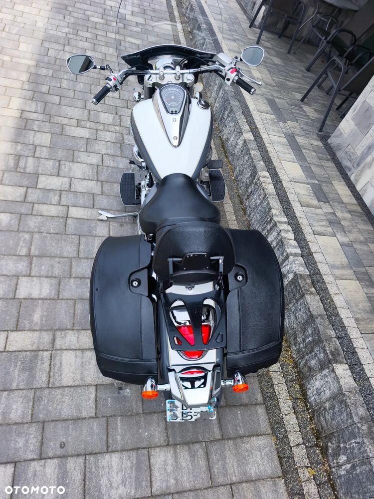 Suzuki Intruder - 27