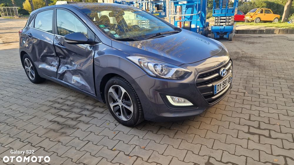 Hyundai i30 Kombi 1.6 CRDI Premium - 2