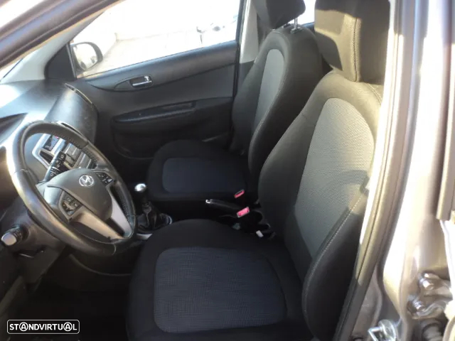 Hyundai i20 1.2 Comfort ESP - 10