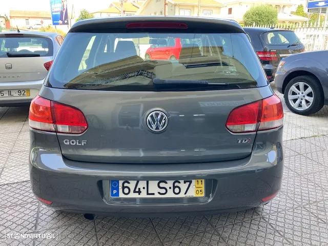 VW Golf 1.6 TDi Highline - 14