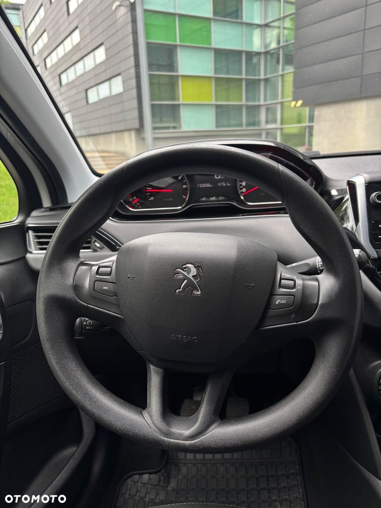 Peugeot 208 - 10
