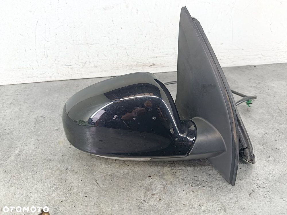 LUSTERKO PRAWE VW GOLF V L041 - 1