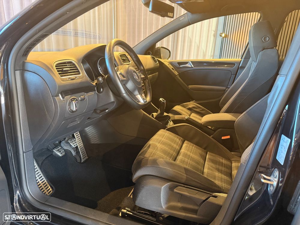 VW Golf 2.0 TDi DPF GTD - 15