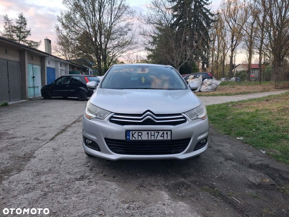 Citroën C4 HDi 90 Attraction - 8