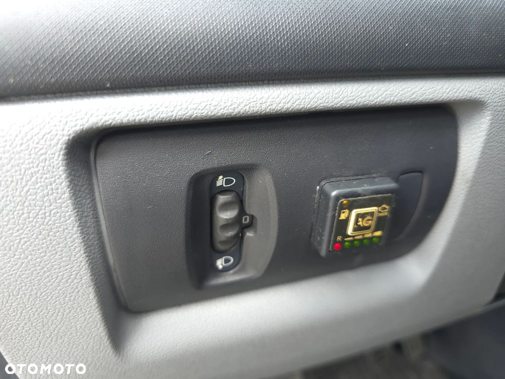 Renault Clio 1.4 16V Expression - 20