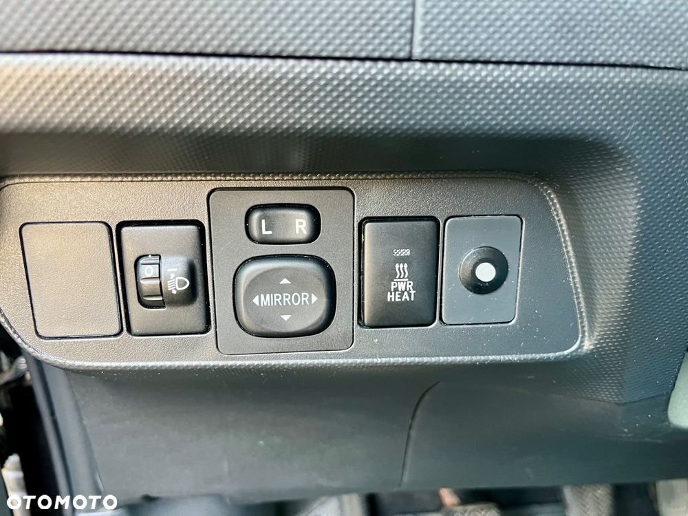 Toyota Auris 1.4 D-4D Terra EU5 - 12