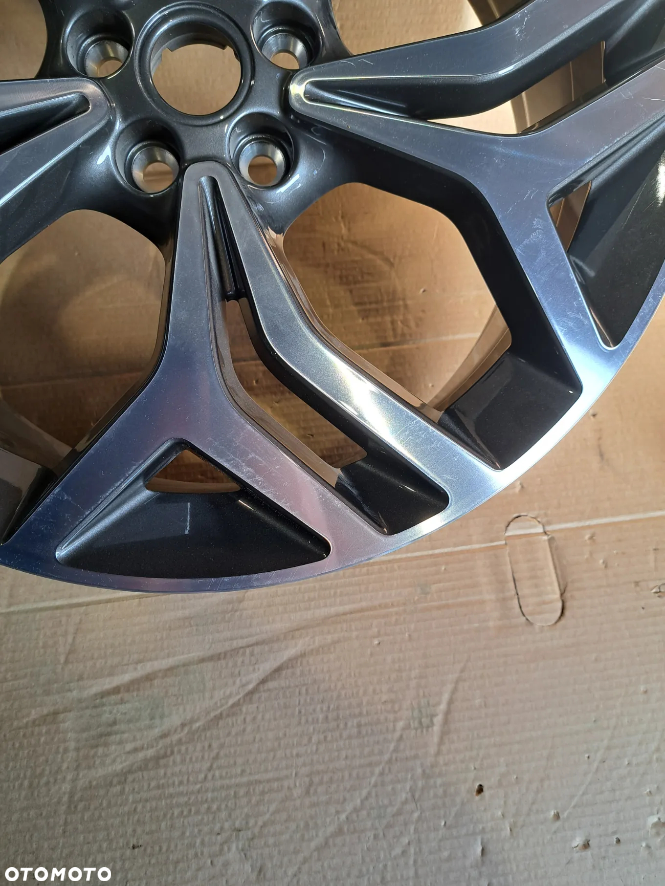 Felga Aluminiowa RANGE ROVER VELAR L560 21 Cali LR093827 J8A2-1007-JA/KA 8.5Jx21CH ET 45 5047 5 SPLIT-SPOKE DIAMOND TURNED FINISH - 7