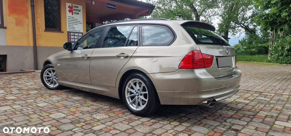 BMW Seria 3 320d DPF Edition Sport - 31