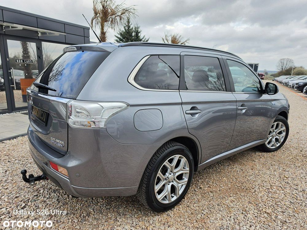 Mitsubishi Outlander - 17