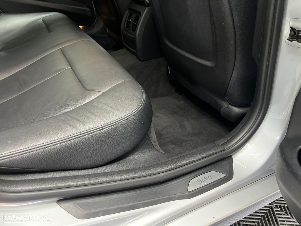 BMW 320 d Touring Pack M - 49