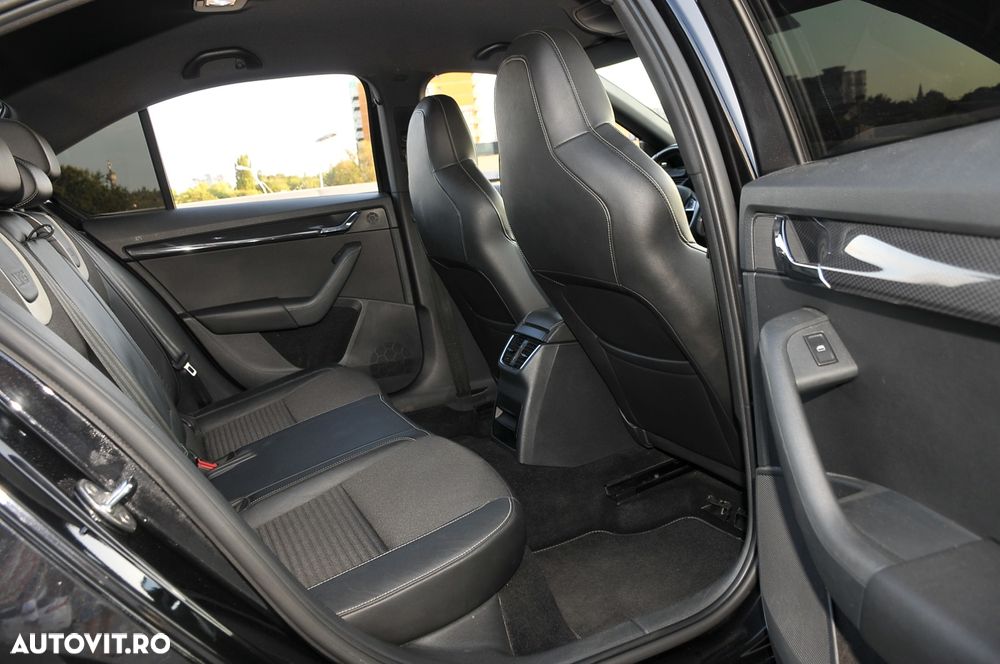 Skoda Octavia 2.0 TDI RS DSG - 6