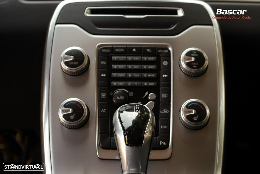 Volvo XC 70 D4 Geartronic Black Line - 49