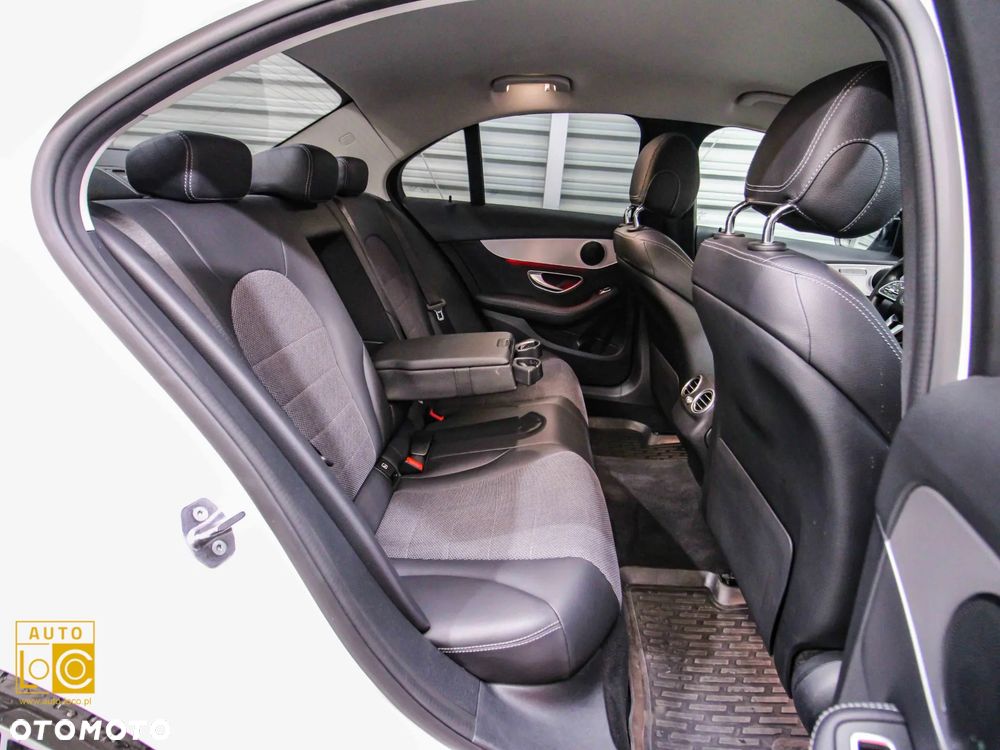 Mercedes-Benz Klasa C 220 d 4Matic 9G-TRONIC Avantgarde - 11