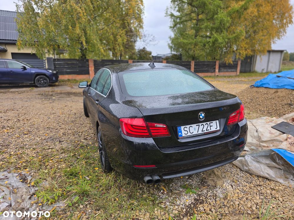 BMW Seria 5 520i - 11