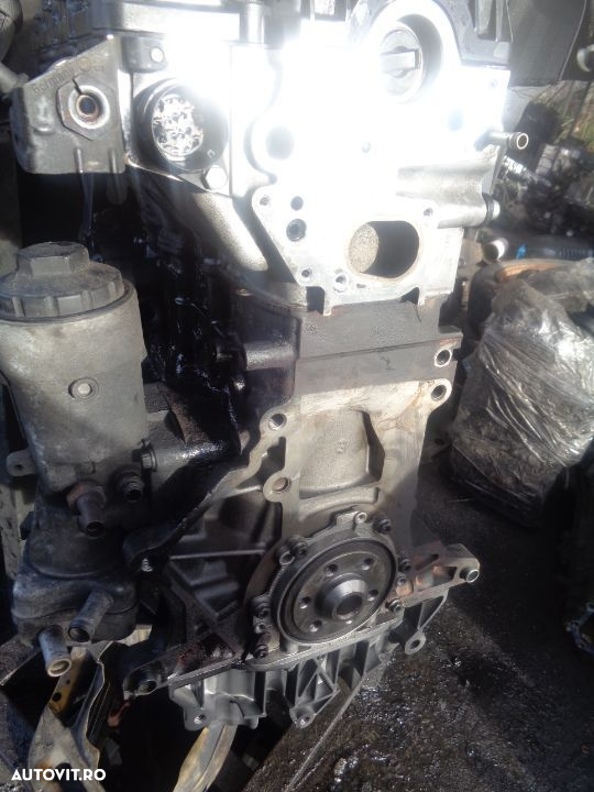 Vand Motor Volkswagen T5 AXB 1.9TDI 105CP din 2006 - 2