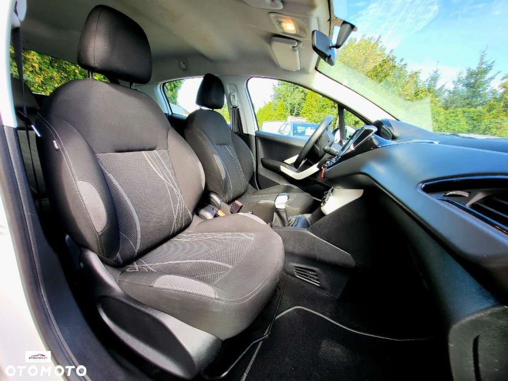 Peugeot 208 - 7