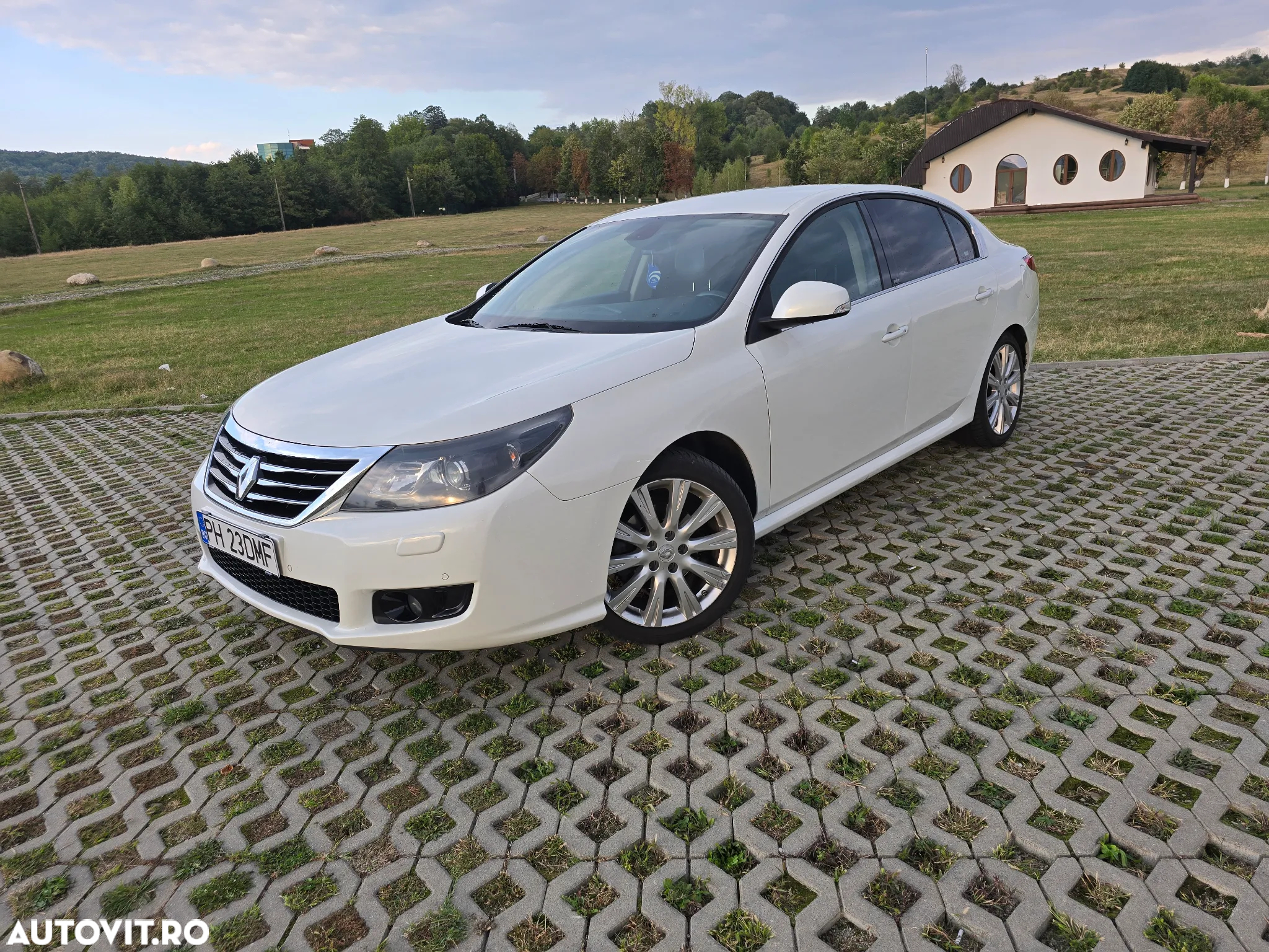 Renault Latitude 2.0 dCi Initiale Aut. - 2