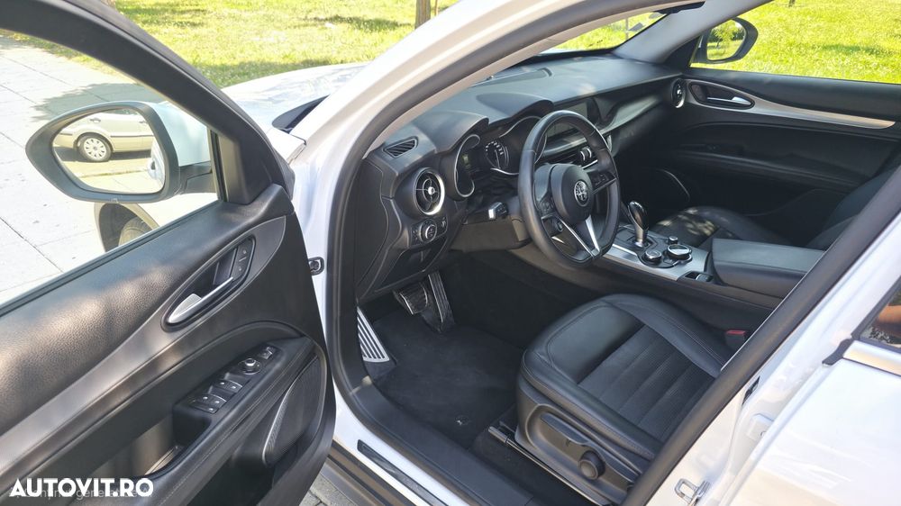 Alfa Romeo Stelvio - 7