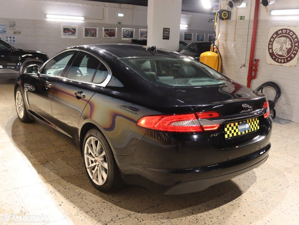 Jaguar XF 2.2 D Premium Luxury - 40