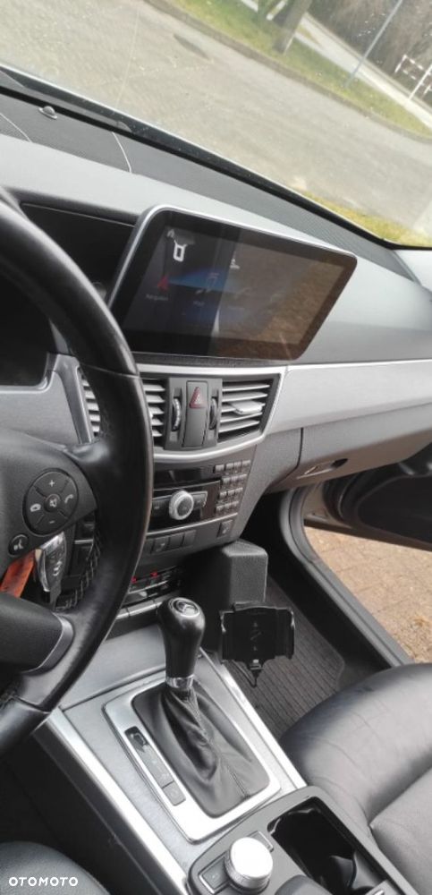 Mercedes-Benz Klasa E 200 CDI 7G-TRONIC Elegance - 26