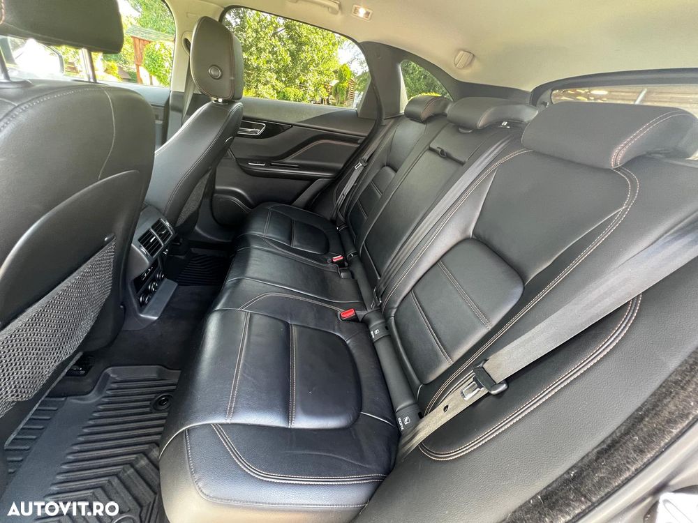 Jaguar F-Pace 30d AWD 300 Sport - 27