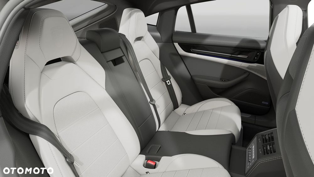 Porsche Panamera 4 E-Hybrid PHEV - 9