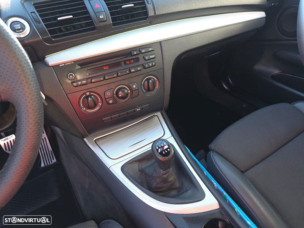 BMW 118 d Limited Edition Lifestyle c/ M Sport Pack - 33
