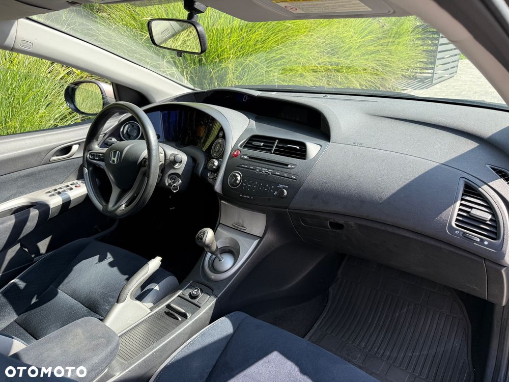 Honda Civic 1.8 Comfort - 33