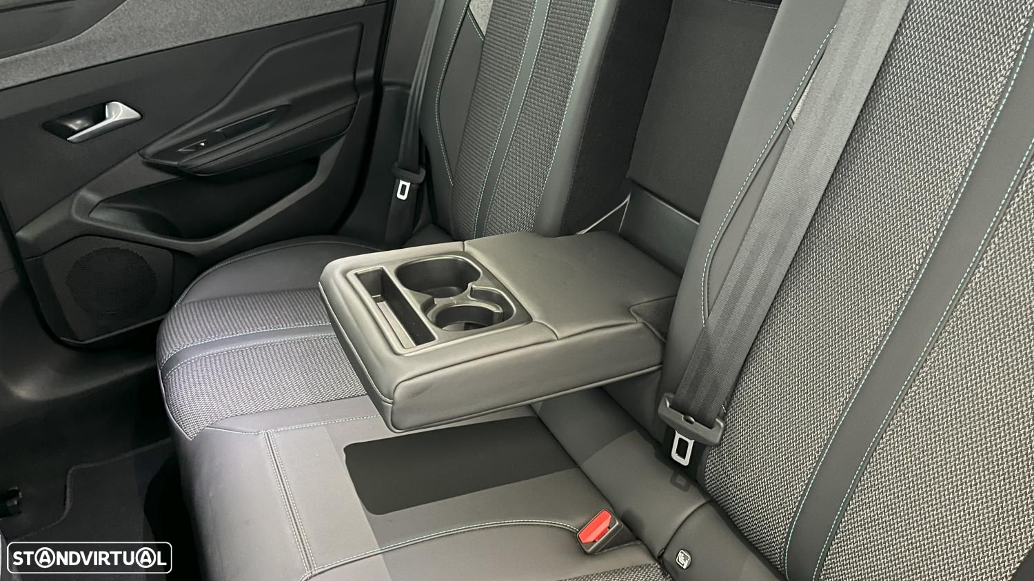 Peugeot 308 SW 1.2 PureTech Allure Pack EAT8 - 28