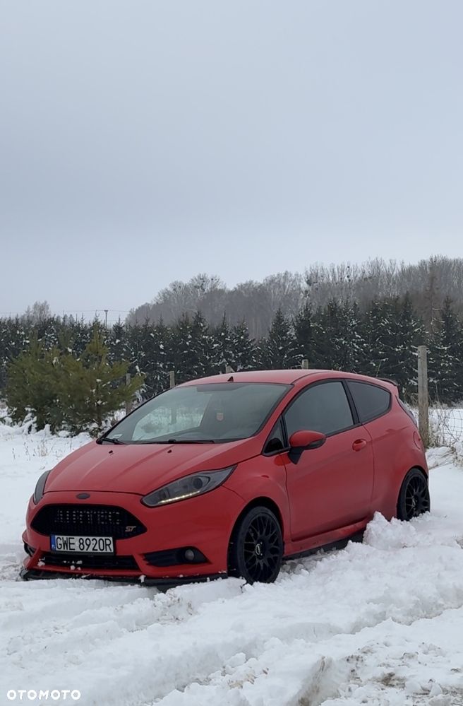Ford Fiesta 1.6 EcoBoost ST - 12