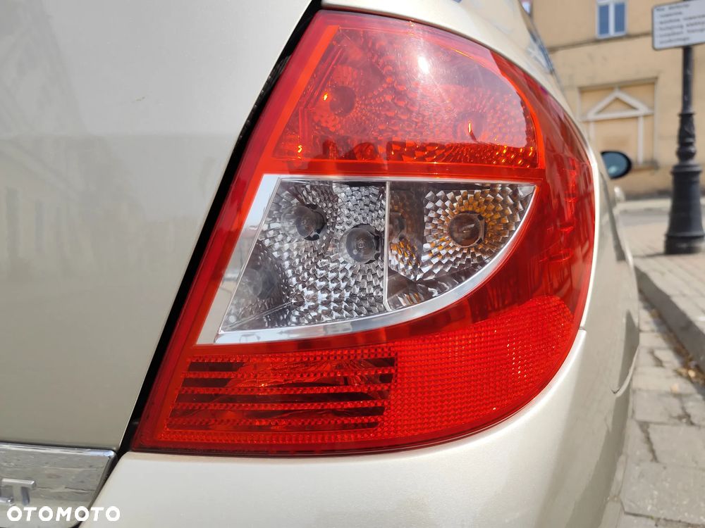 Renault Thalia 1.2 16V All Inclusive - 12