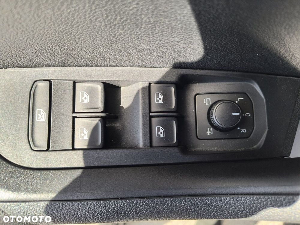 Skoda Karoq 1.5 TSI ACT Sportline DSG - 25