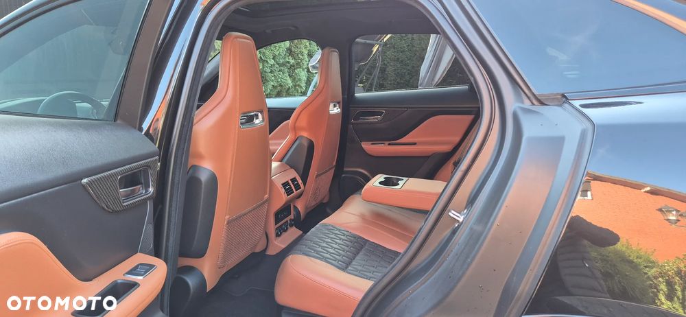 Jaguar F-Pace 5.0 V8 P550 AWD SVR - 25