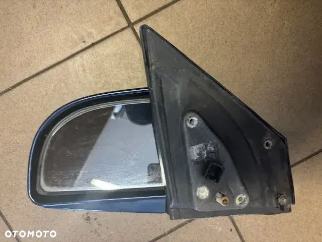 LUSTERKO LEWE KIA CARENS II 5 PIN - 4