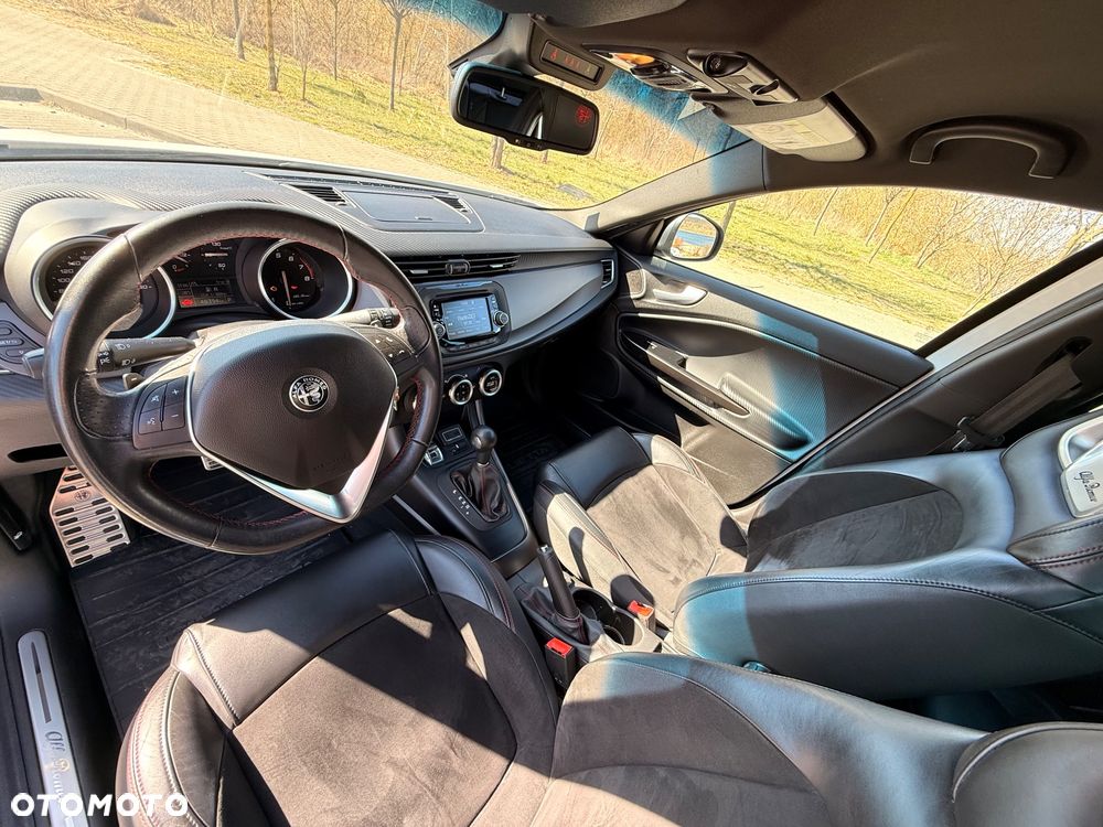 Alfa Romeo Giulietta 1750 TBi Veloce TCT - 12