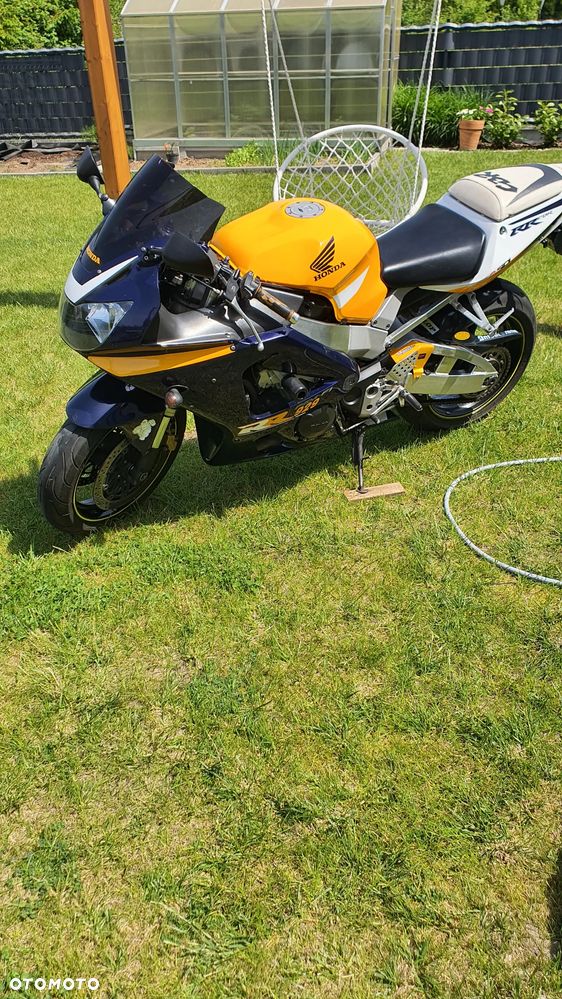 Honda CBR - 1
