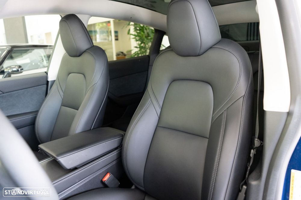Tesla Model Y Standard RWD - 17