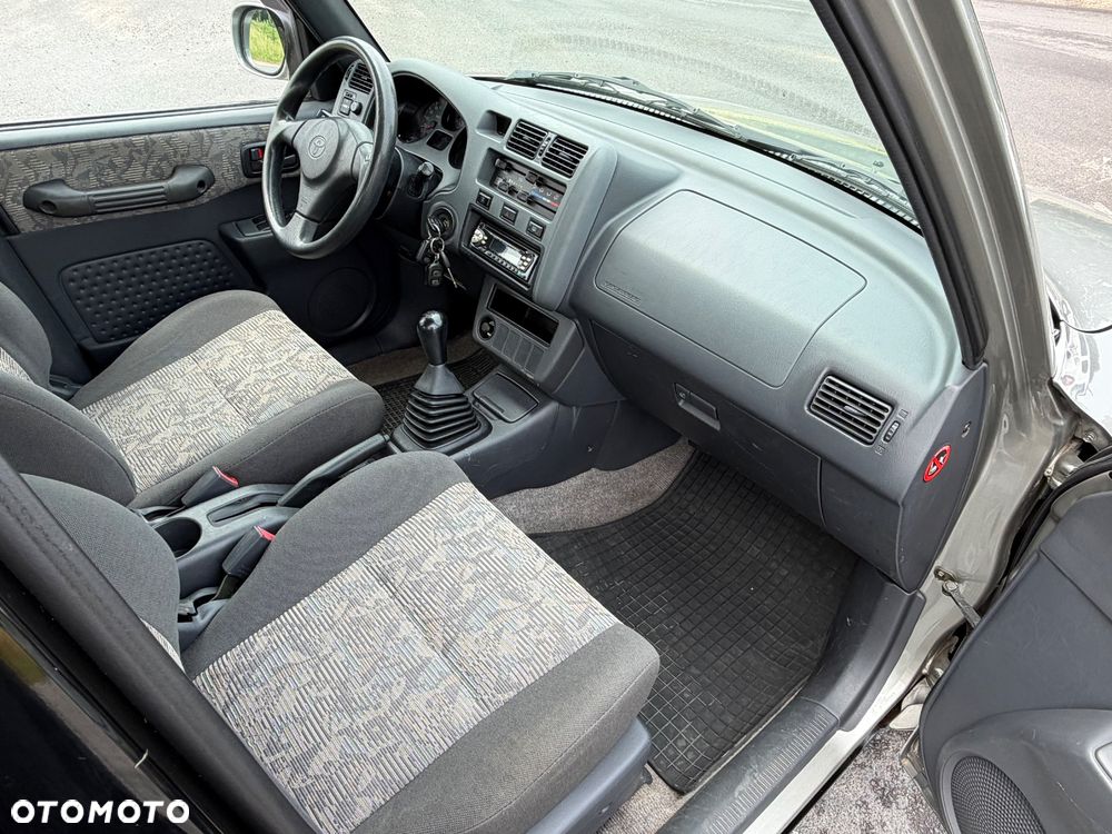 Toyota RAV4 2.0 Fun - 11