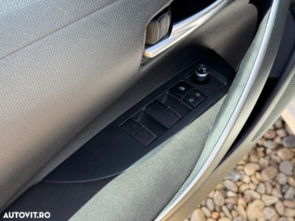 Toyota Corolla 1.8 HSD Business - 10