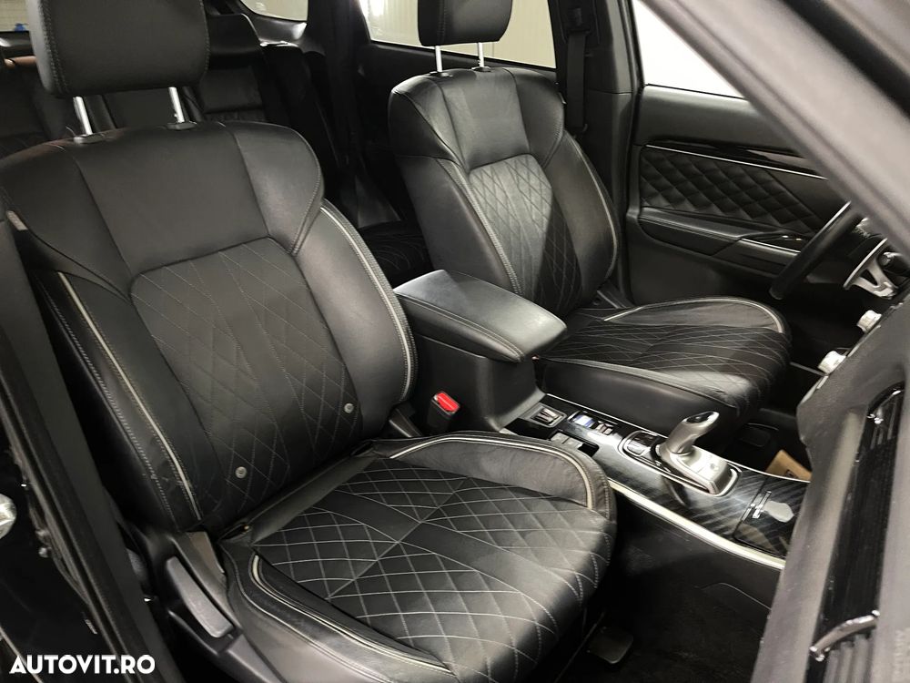 Mitsubishi Outlander 2.4 4WD Plug-In Hybrid Diamant - 11