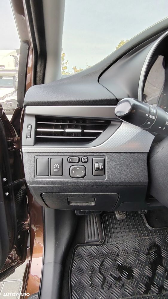 Toyota Avensis - 25