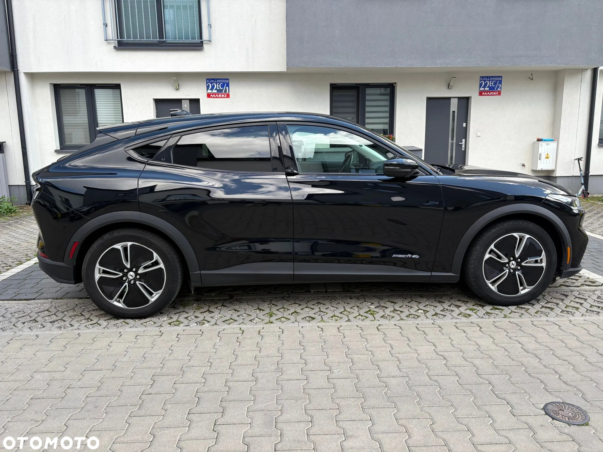 Ford Mustang Mach-E - 13