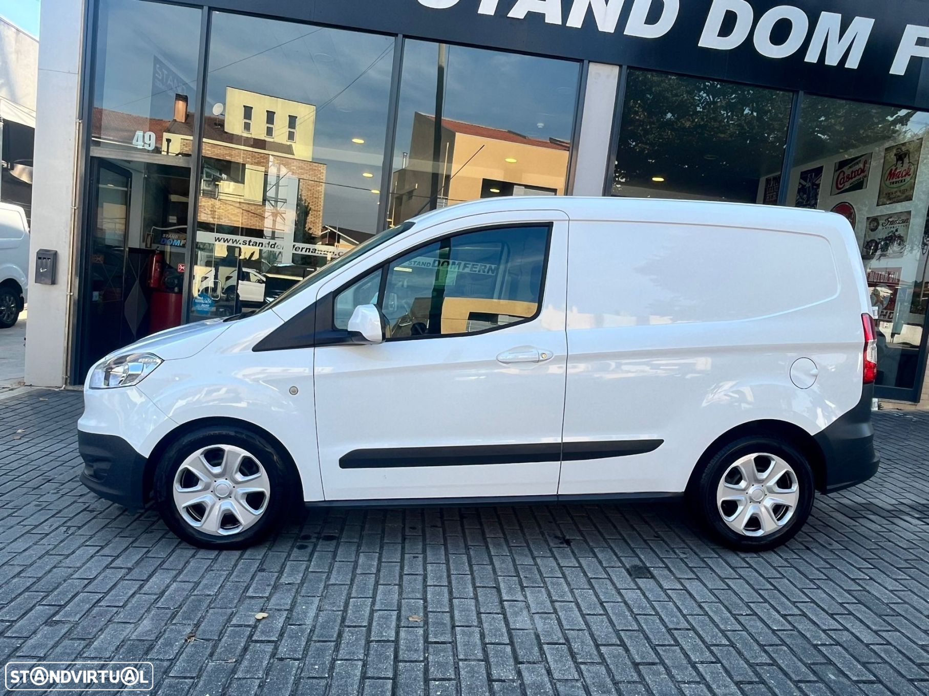 Ford Transit Courier 1.5 TDCi Trend - 32