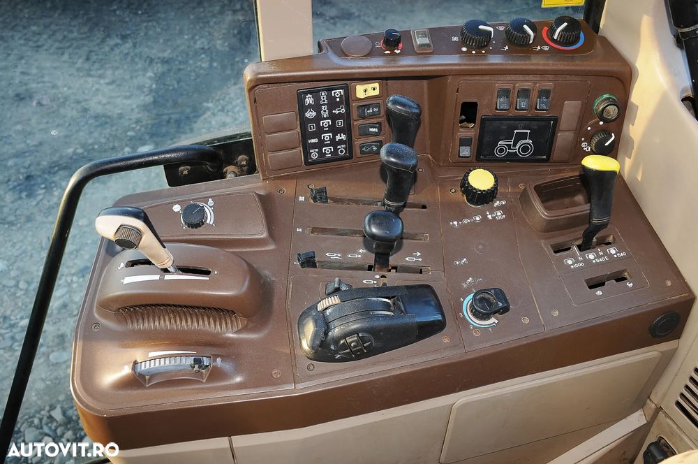 John Deere Tractor JD 6920S - 7