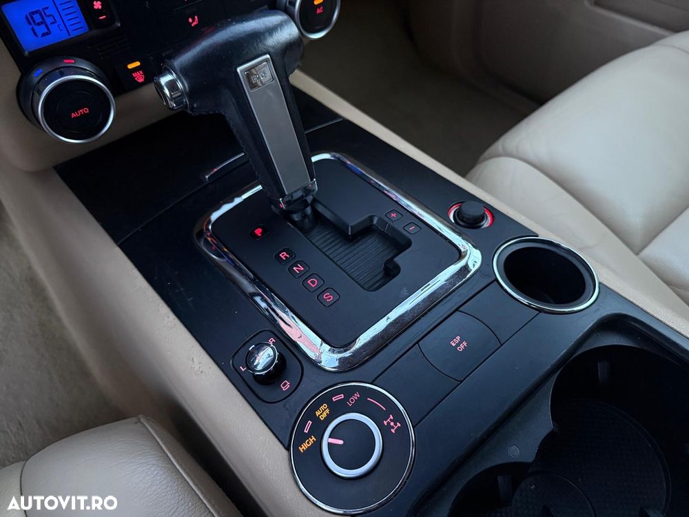 Volkswagen Touareg - 21