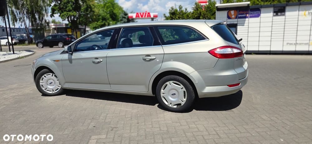 Ford Mondeo 2.0 TDCi Ghia - 11