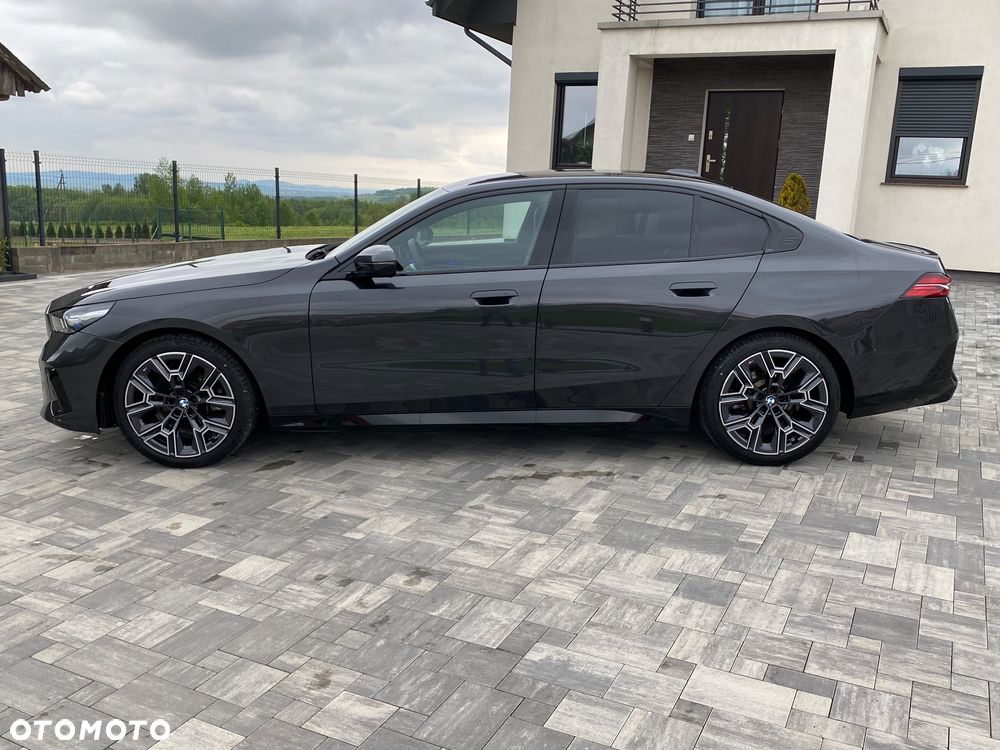 BMW Seria 5 520d xDrive - 11